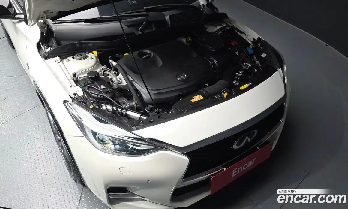 Infiniti Q30 2017 2.0 гидро, фото 6