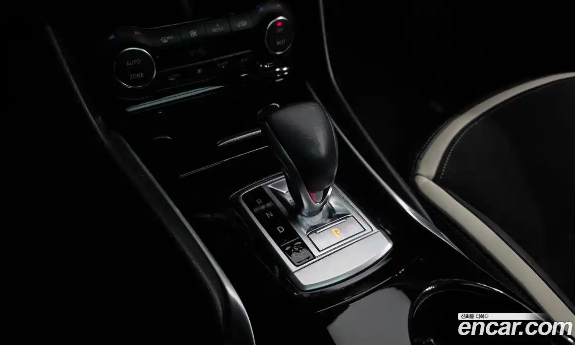 Infiniti Q30 2017 2.0 гидро, фото 9