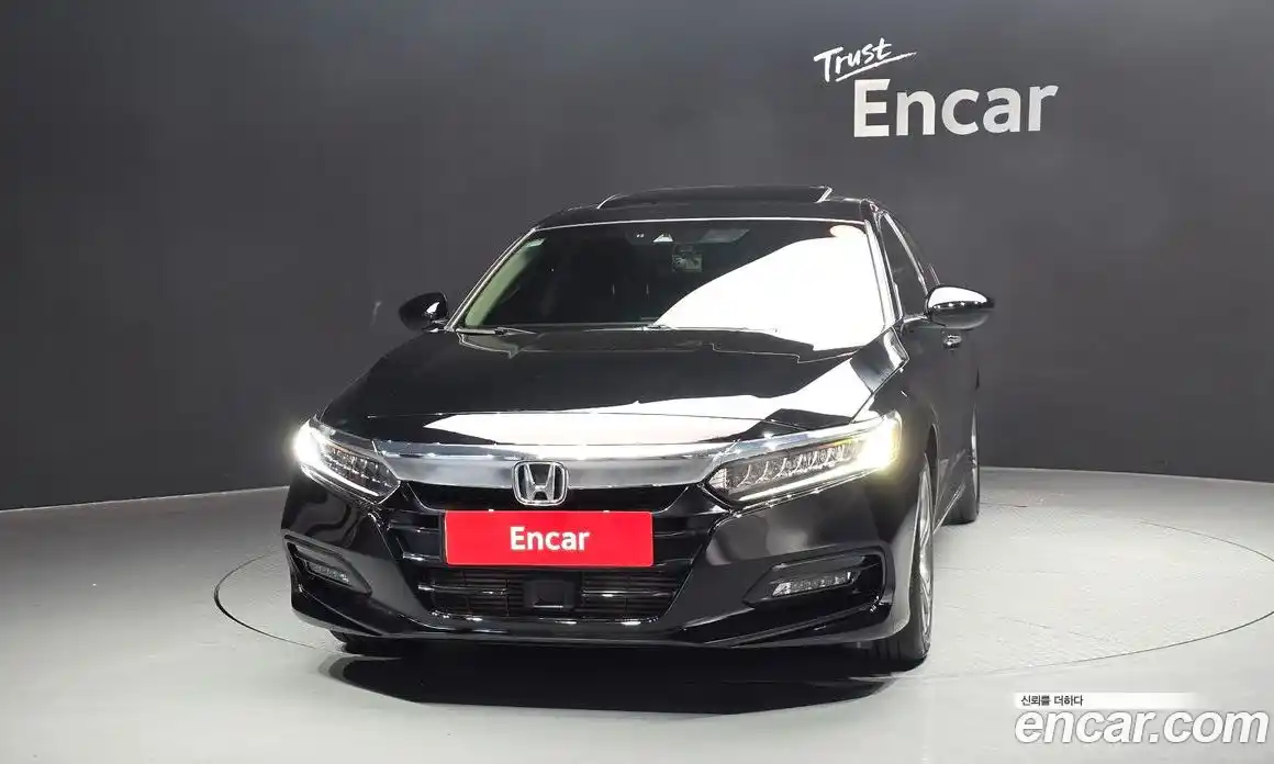 Honda Accord 2019 1.5 автомат (гидро), фото 3