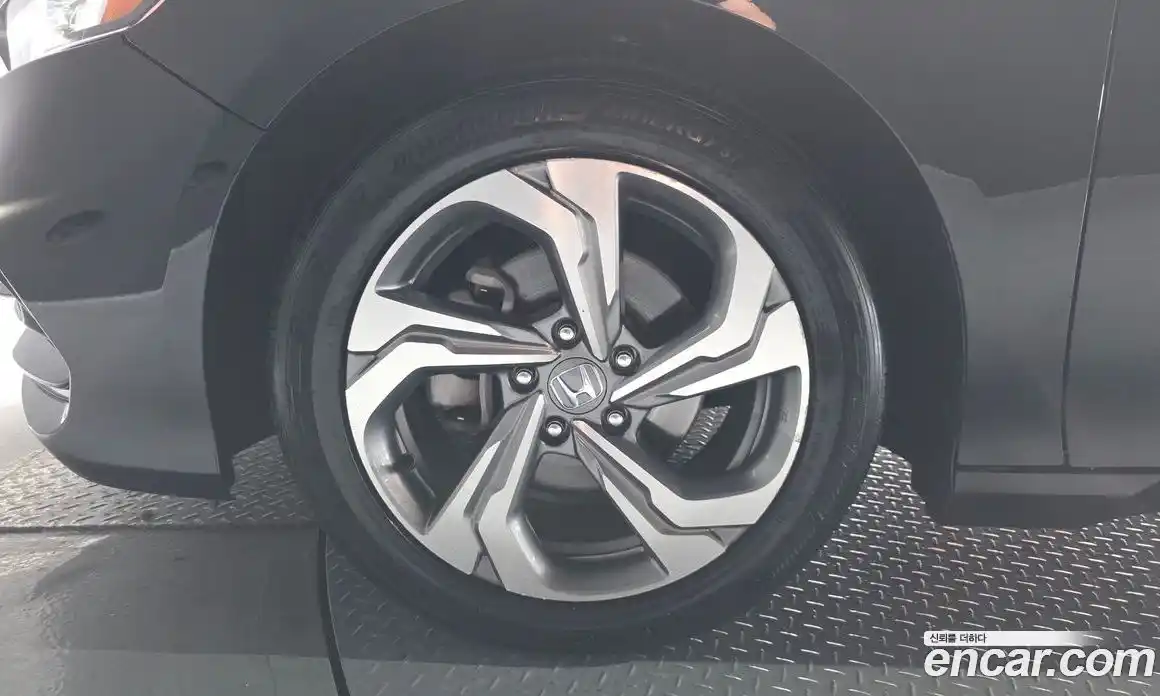 Honda Accord 2019 1.5 автомат (гидро), фото 5