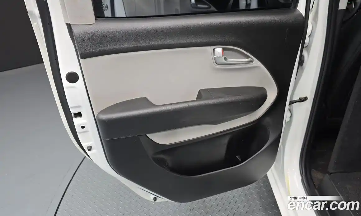 Kia Ray 2022 1.0 автомат (гидро), фото 15
