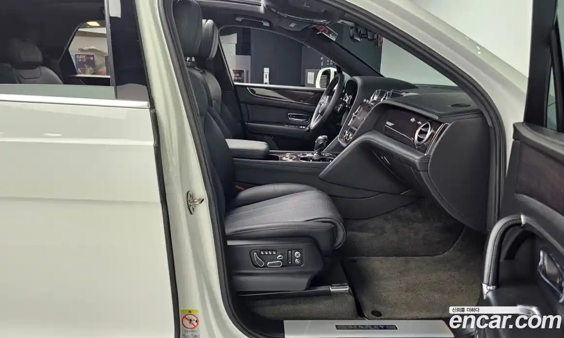 Bentley Bentayga 2019 4.0 гидро, фото 11