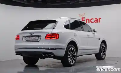 Bentley Bentayga 2019 4.0 гидро, миниатюра 2