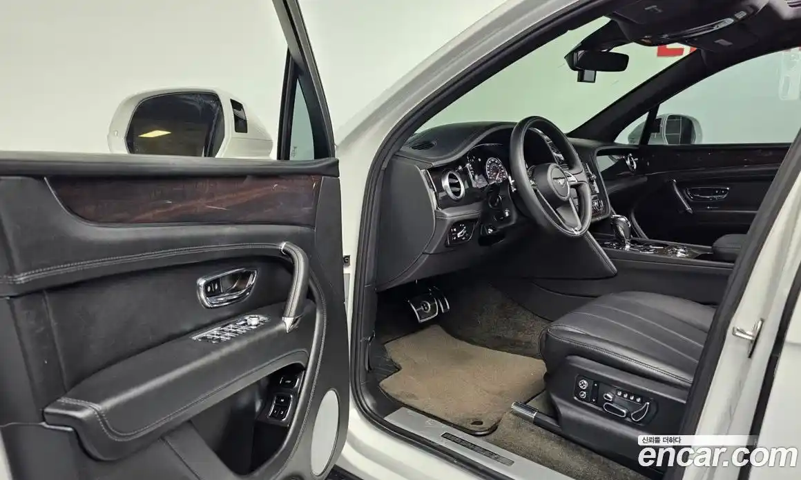 Bentley Bentayga 2019 4.0 гидро, фото 10