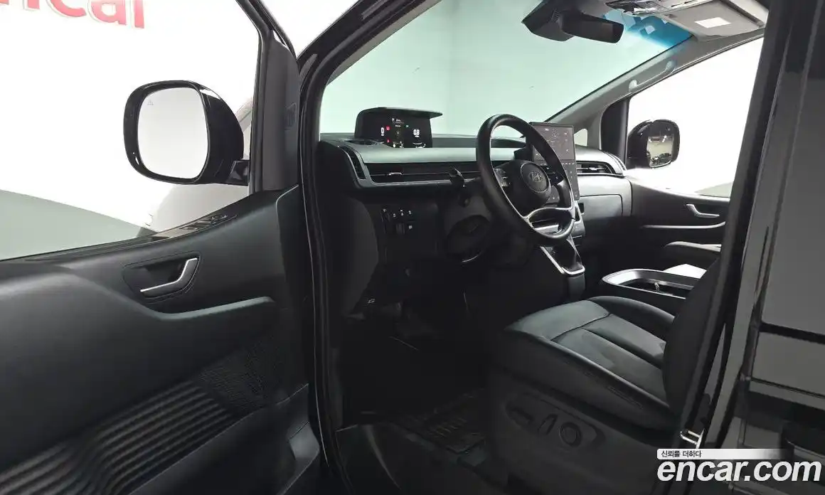 Hyundai Staria 2025 2.2 автомат (гидро), фото 12
