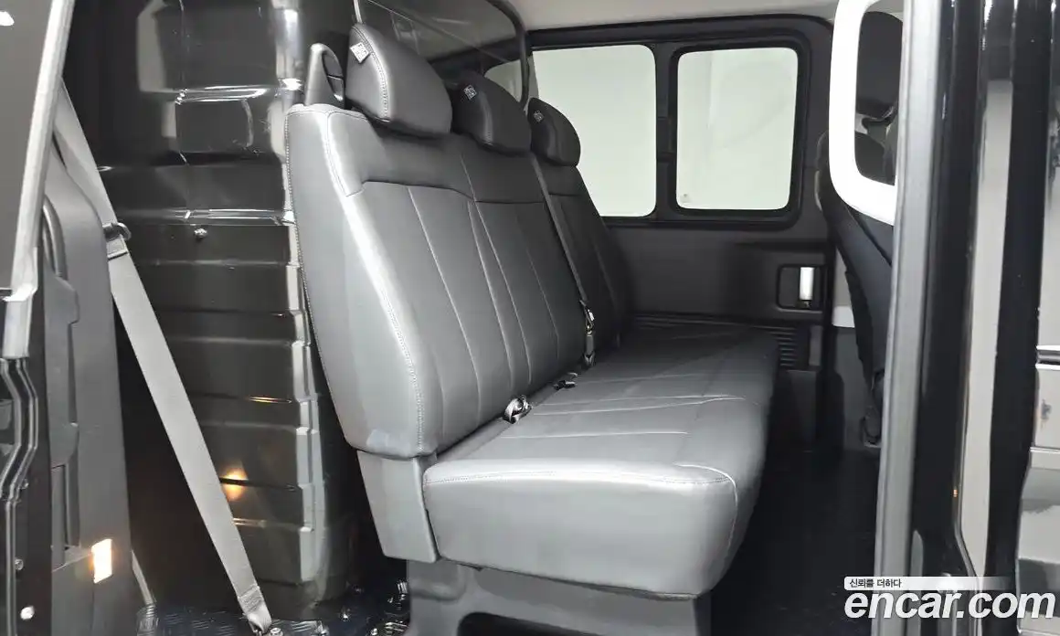 Hyundai Staria 2025 2.2 автомат (гидро), фото 17