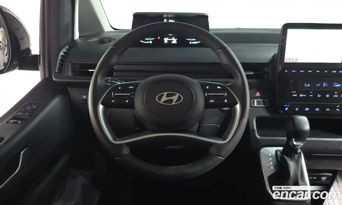 Hyundai Staria 2025 2.2 автомат (гидро), фото 18