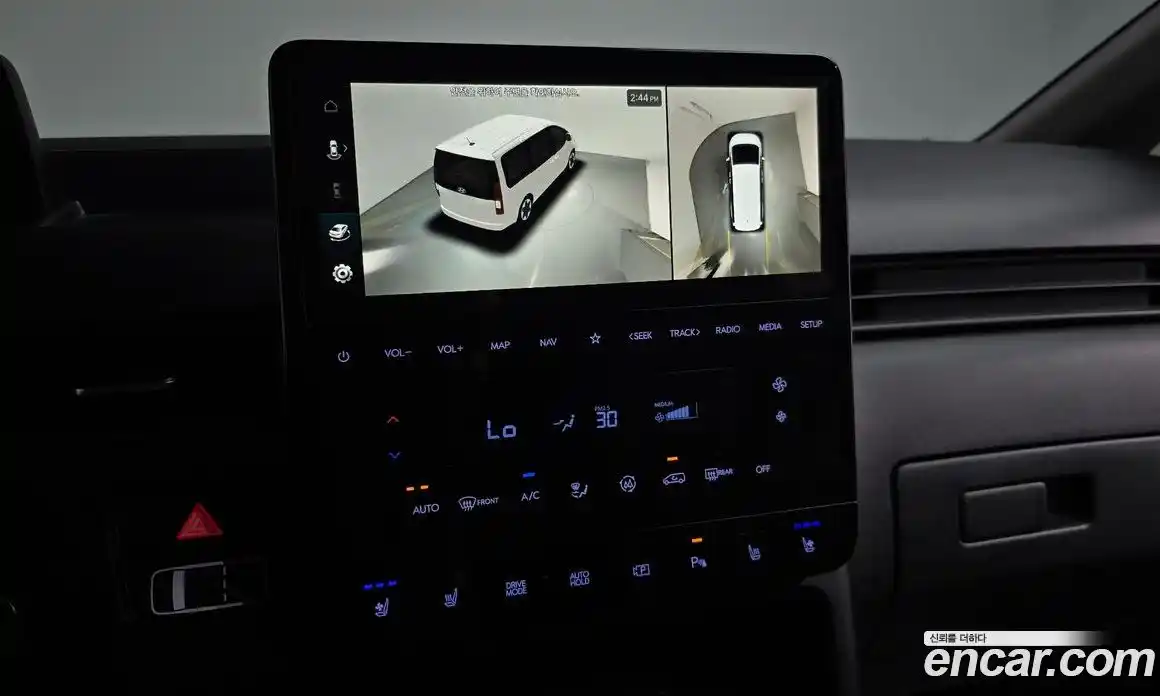 Hyundai Staria 2025 2.2 автомат (гидро), фото 20