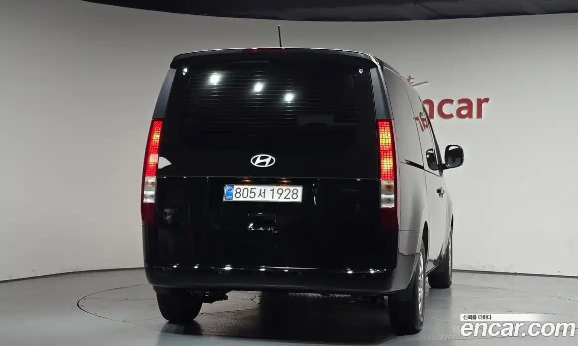 Hyundai Staria 2025 2.2 автомат (гидро), фото 3
