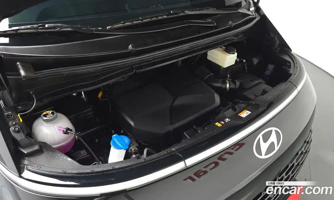 Hyundai Staria 2025 2.2 автомат (гидро), фото 5