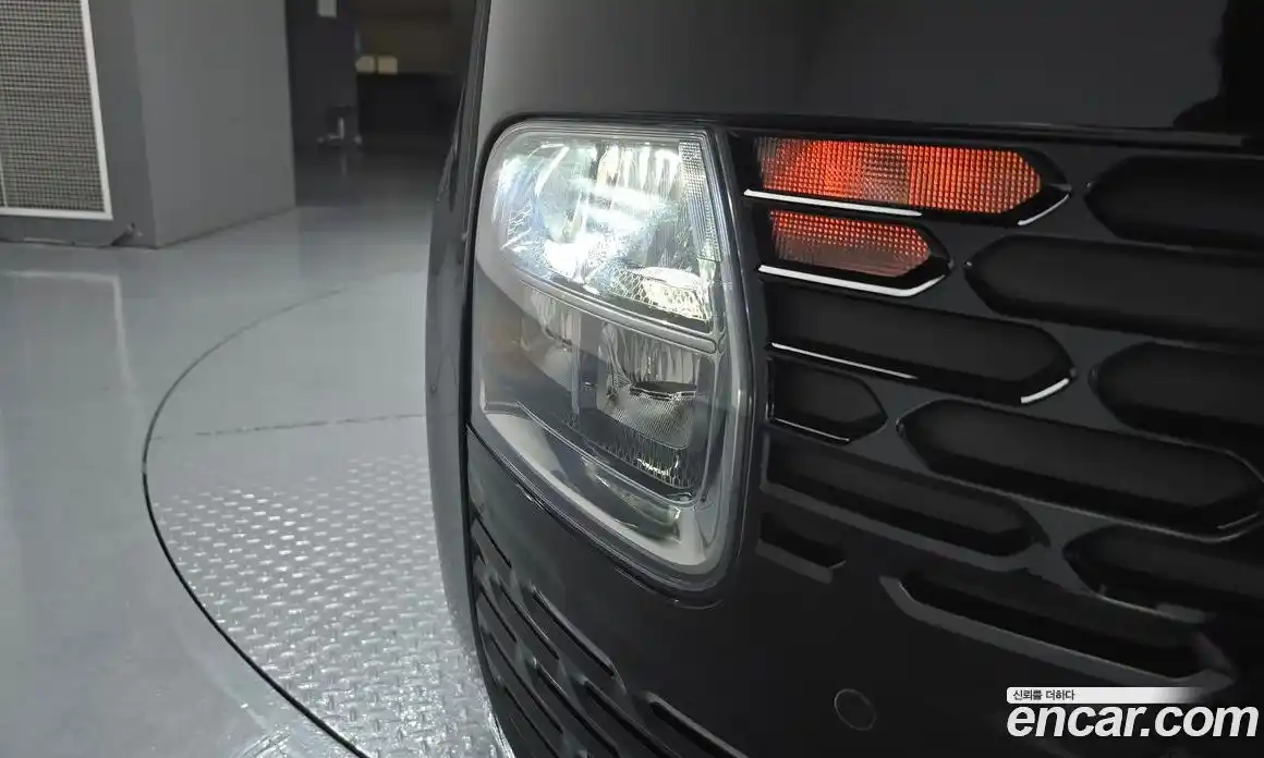 Hyundai Staria 2025 2.2 автомат (гидро), фото 7