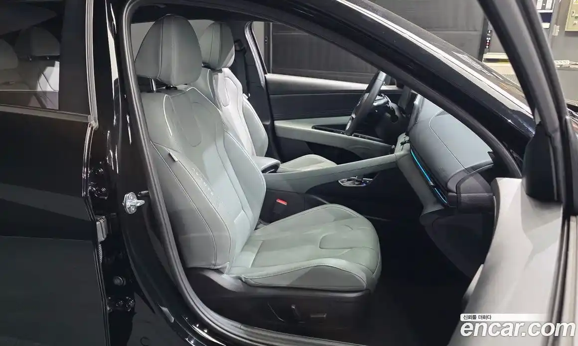 Hyundai Avante 2024 1.6 автомат (гидро), фото 12