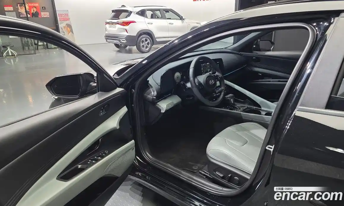 Hyundai Avante 2024 1.6 автомат (гидро), фото 10