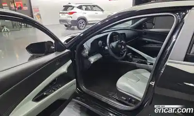 Hyundai Avante 2024 1.6 автомат (гидро), миниатюра 10