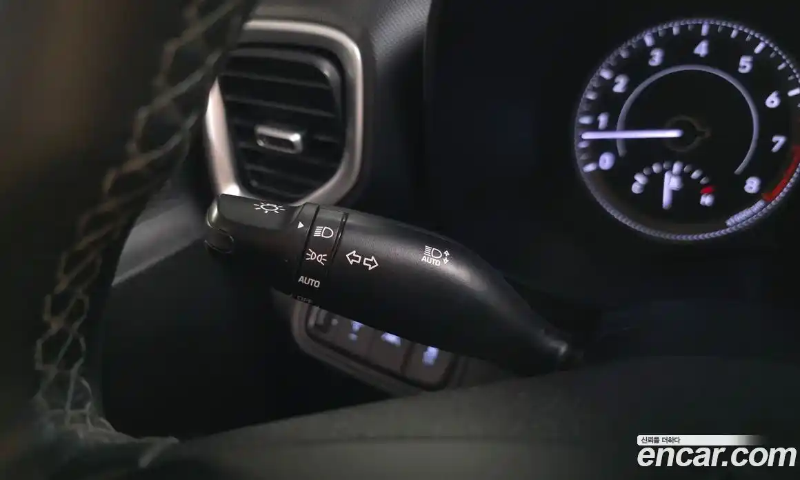 Hyundai Venue 2019 1.6 автомат (гидро), фото 23
