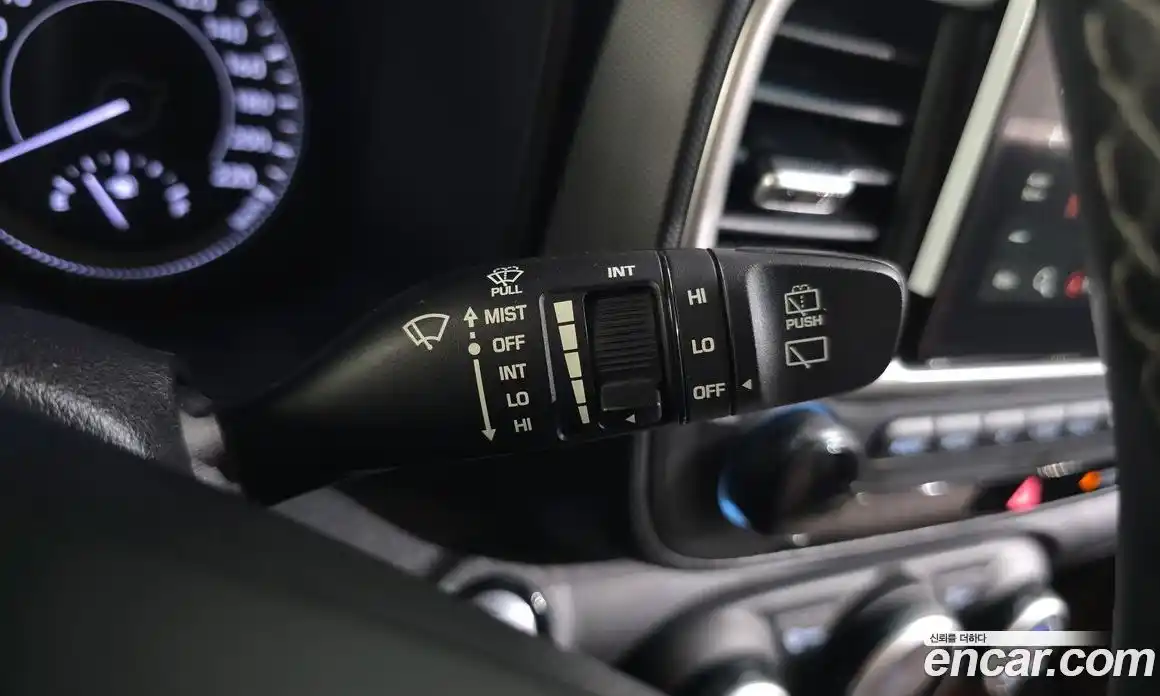 Hyundai Venue 2019 1.6 автомат (гидро), фото 24