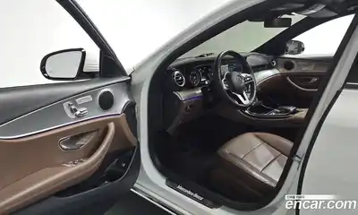 Mercedes-Benz E-Class 2018 2.0 автомат (гидро), миниатюра 12