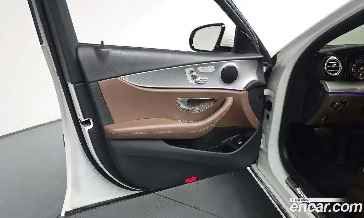 Mercedes-Benz E-Class 2018 2.0 автомат (гидро), фото 27