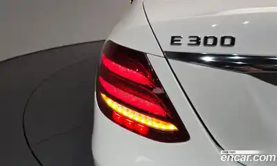 Mercedes-Benz E-Class 2018 2.0 автомат (гидро), миниатюра 8