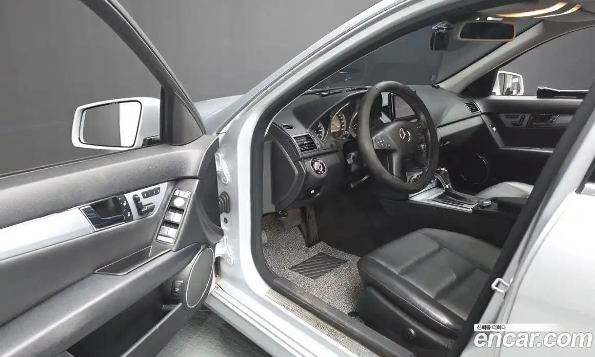 Mercedes-Benz C-Class 2010 1.8 гидро, фото 10 Mercedes-Benz C-Class 2010 1.8 гидро, фото 10