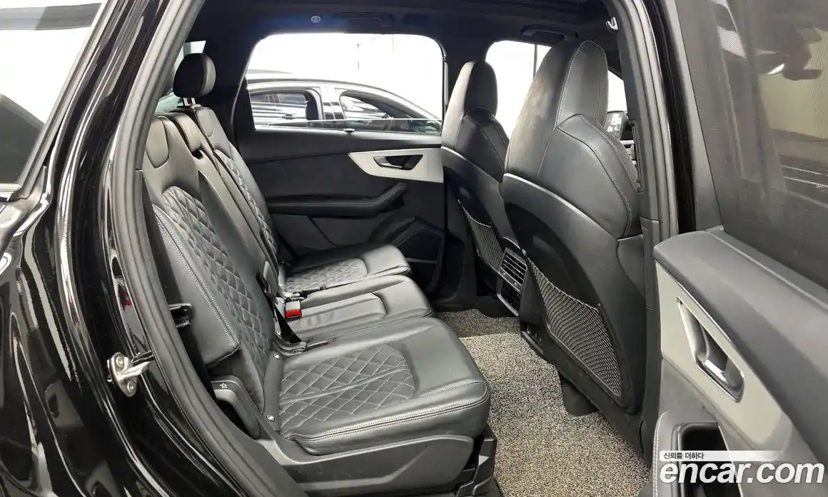 Audi Q7 2023 3.0 автомат (гидро), фото 12