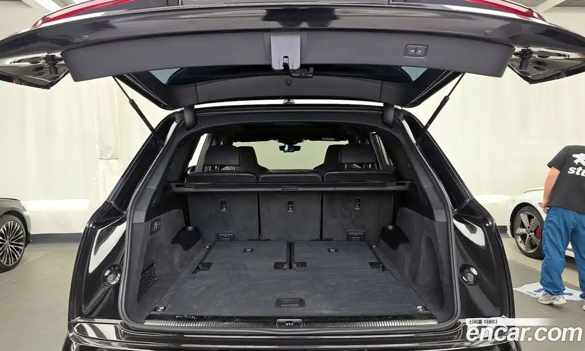 Audi Q7 2023 3.0 автомат (гидро), фото 20