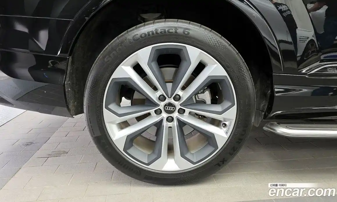 Audi Q7 2023 3.0 автомат (гидро), фото 5
