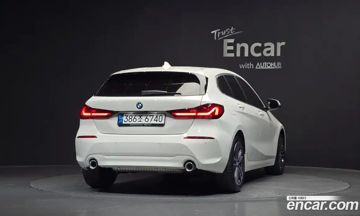 BMW 1 серия 2022 2.0 автомат (гидро), фото 4
