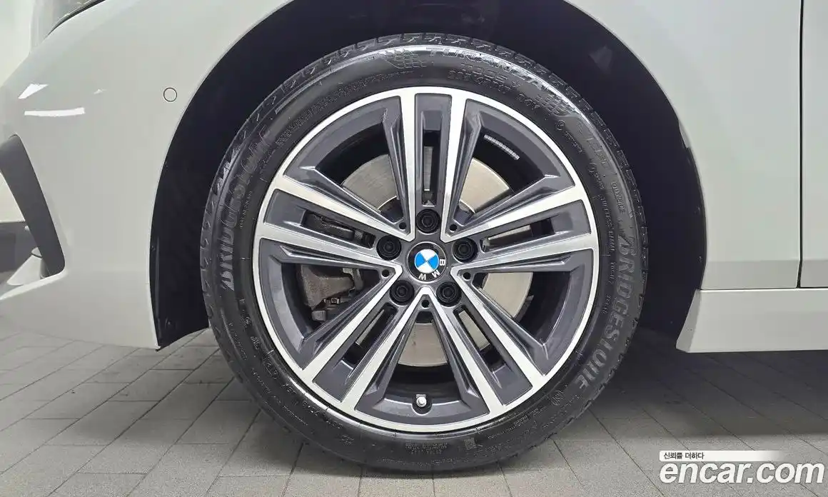 BMW 1 серия 2022 2.0 автомат (гидро), фото 5