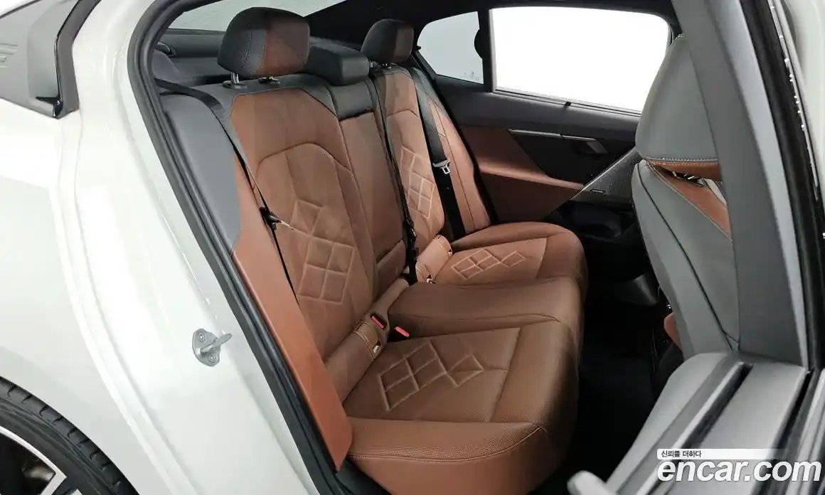 BMW 5 серия 2024 2.0 автомат (гидро), фото 17