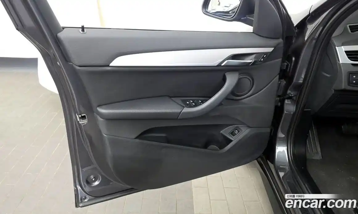 BMW X1 2020 2.0 автомат (гидро), фото 14