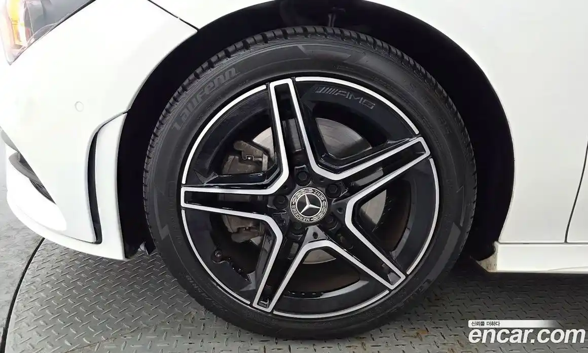 Mercedes-Benz CLA-Class 2022 2.0 гидро, фото 5 Mercedes-Benz CLA-Class 2022 2.0 гидро, фото 5
