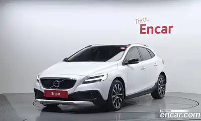 Volvo V40, 2019, 211 949 км