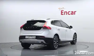 Volvo V40 2019 2.0 автомат (гидро), миниатюра 2