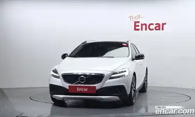 Volvo V40 2019 2.0 автомат (гидро), миниатюра 3