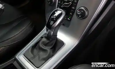 Volvo V40 2019 2.0 автомат (гидро), миниатюра 9
