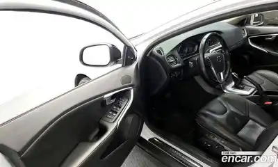 Volvo V40 2019 2.0 автомат (гидро), миниатюра 10