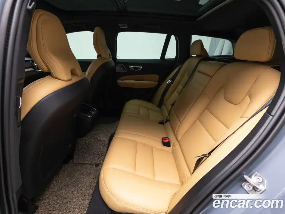 Volvo V60 2021 2.0 автомат (гидро), фото 11
