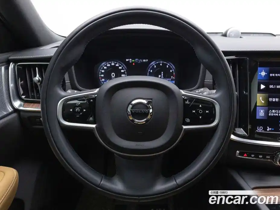 Volvo V60 2021 2.0 автомат (гидро), фото 12