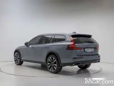 Volvo V60 2021 2.0 автомат (гидро), миниатюра 2