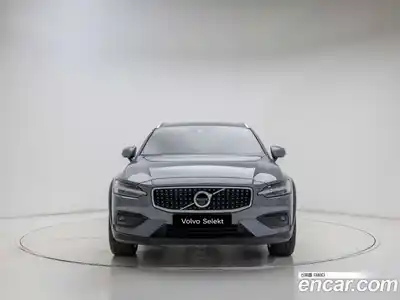 Volvo V60 2021 2.0 автомат (гидро), миниатюра 3