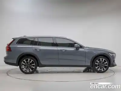 Volvo V60 2021 2.0 автомат (гидро), миниатюра 4