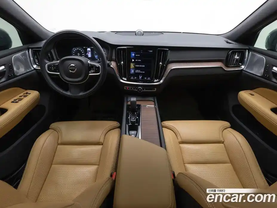 Volvo V60 2021 2.0 автомат (гидро), фото 7