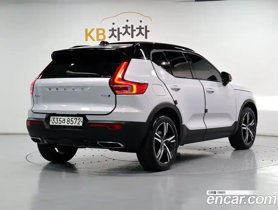 Volvo XC40 2020 2.0 автомат (гидро), фото 3