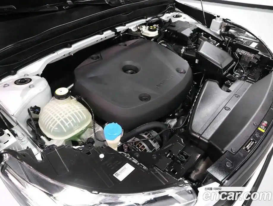 Volvo XC40 2020 2.0 автомат (гидро), фото 6