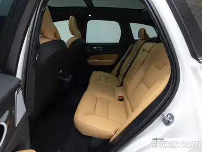 Volvo XC60 2023 2.0 автомат (гидро), миниатюра 11