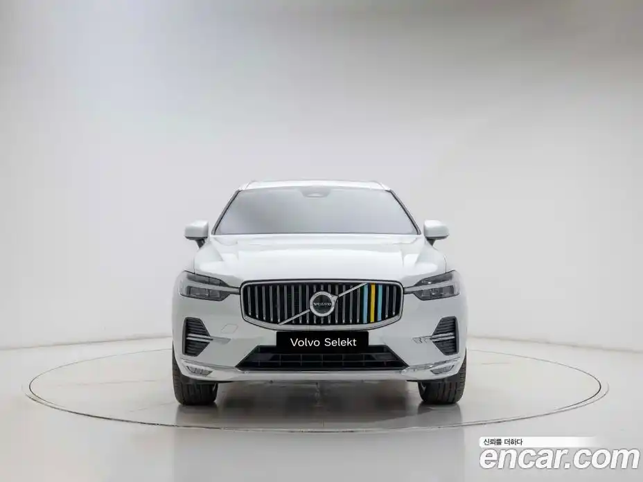 Volvo XC60 2023 2.0 автомат (гидро), фото 3