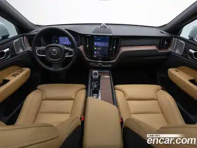 Volvo XC60 2023 2.0 автомат (гидро), миниатюра 7