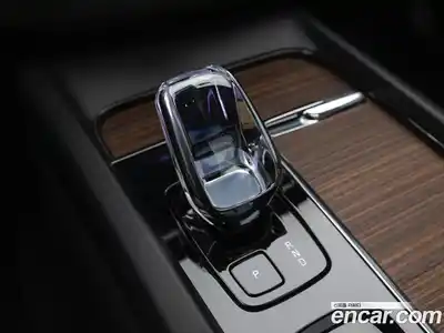 Volvo XC60 2023 2.0 автомат (гидро), миниатюра 9