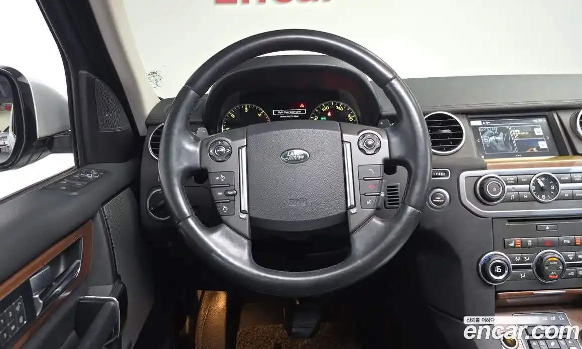 Land Rover Discovery 2016 3.0 автомат (гидро), фото 13